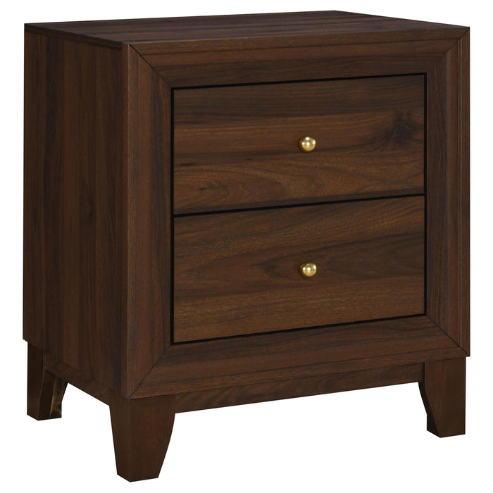 Welsley California King Bedroom Set Walnut