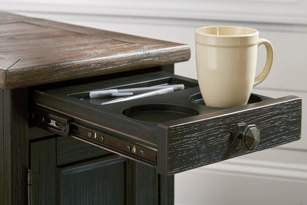 Tyler Creek Table Set